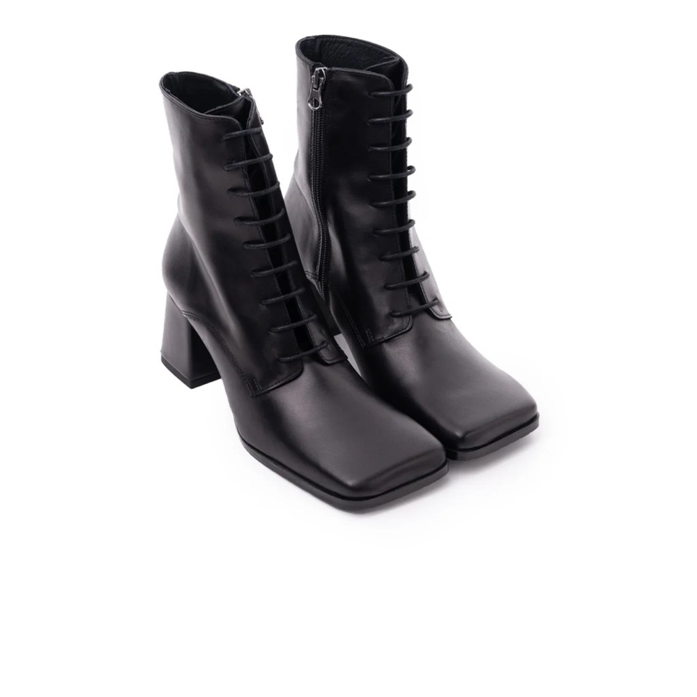 Chatham Black Lace-Up Women's Boots